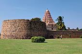 The great Chola temples of Tamil Nadu - The Brihadisvara temple of Gangaikondacholapuram. The vimana seen from the external wall. 